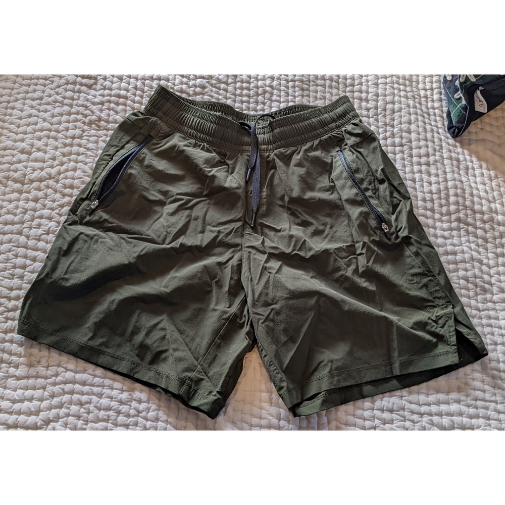 All in Motion woven shorts 7"